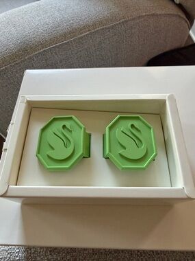 Green Swan Octagonal Clip Napkin Set